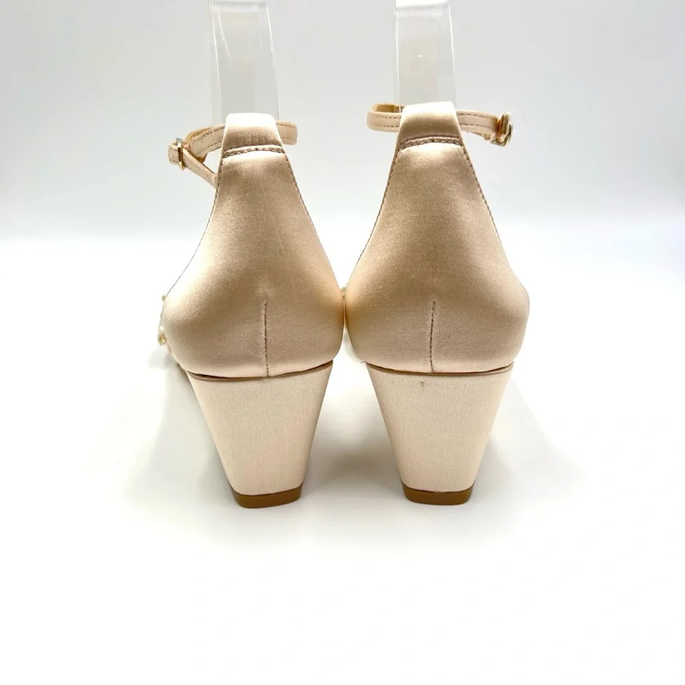 Badgley Mischka Size 7 Nude Satin Jeweled Low Wedges Heels Dress Sandals Shoes‎